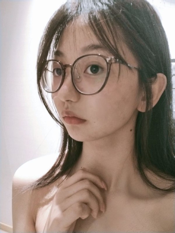 #少女 #学生 #眼镜妹 #母狗家人们 这个我是真喜欢，白袜子称得上是画龙点睛之笔 好色😍😍😍#少女 #学生 #眼镜妹 #母狗家人们 这个我是真喜欢，白袜子称得上是画龙点睛之笔 好色😍😍😍