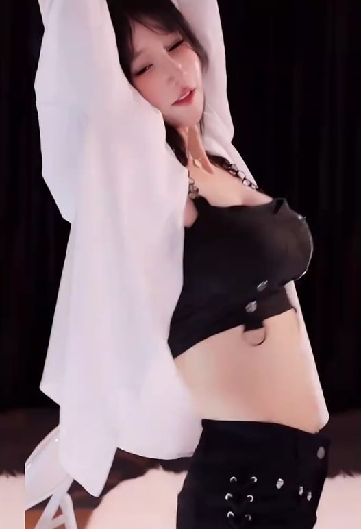 #阿稀稀 #小柠自剪热舞诱惑#阿稀稀 #小柠自剪热舞诱惑